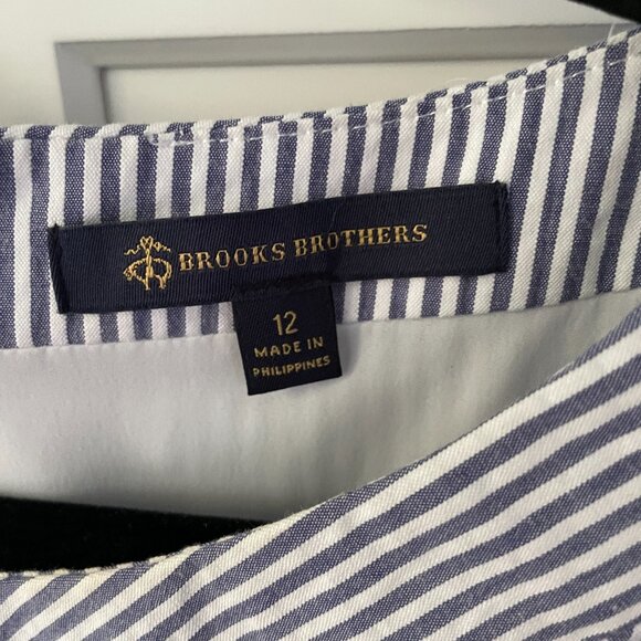 Dress - Brooks Brothers - Navy and White Seersucker - Picture 3 of 3